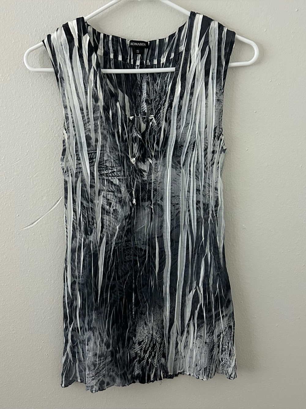 Komarov Black White Crinkle Pleated Lace Up Tank Top Women’s S Y2K Grunge Boho